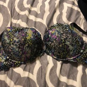 👜Bundle 3/$40 Victoria secret 38D bra